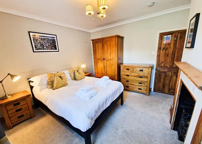 Hartwood - 33 Longwestgate *